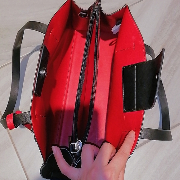 Guess Ladies Handbag - Picture 7 of 7